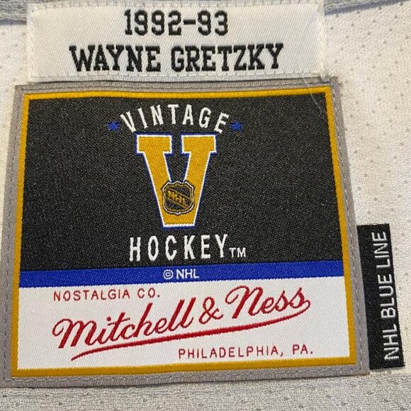 Authentic Wayne Gretzky NHL hockey Los Angeles Kings Mitchell and Ness jersey - Picture 2 of 16